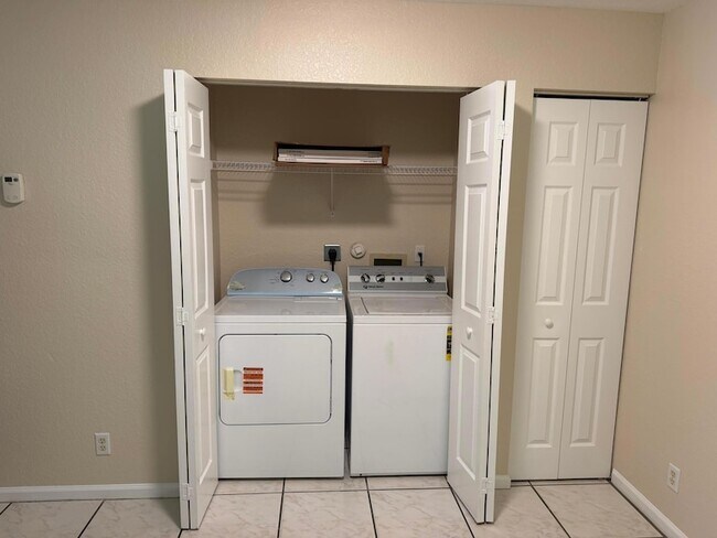 Building Photo - 14011 Veronica Ct