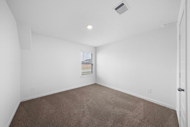 Building Photo - 3819 Pierce Pl Ln