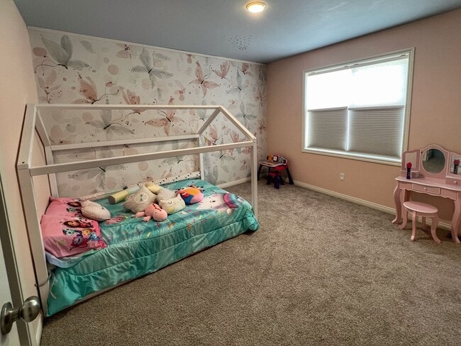 Building Photo - 13788 Grandeur Ave