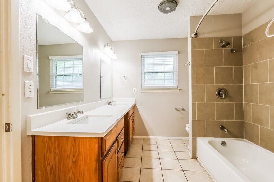 Building Photo - 4703 Owens Creek Ln