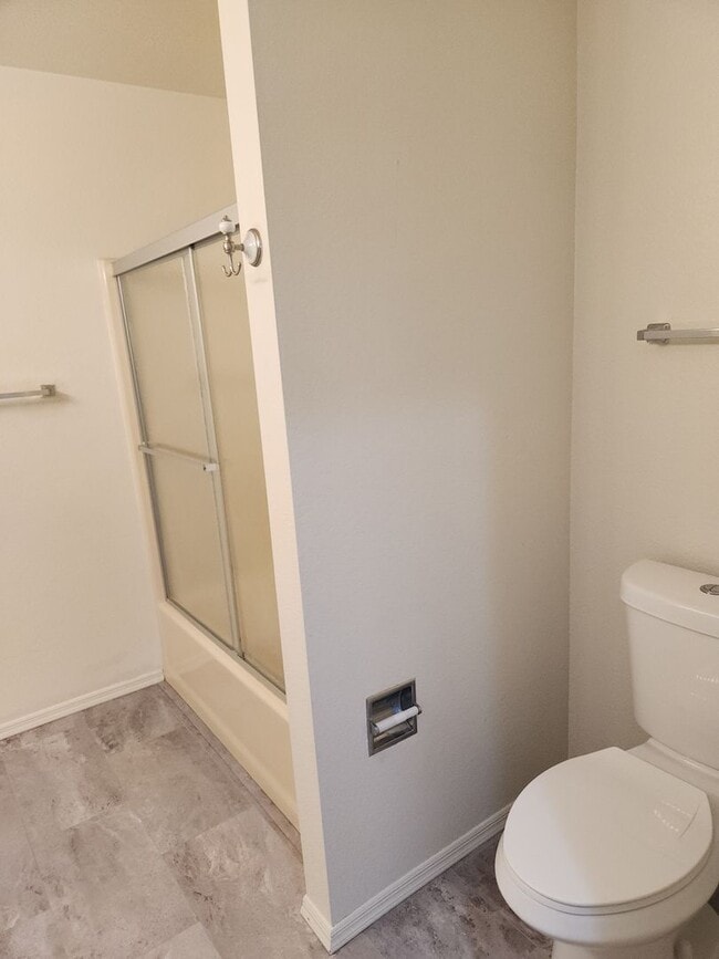 Building Photo - Three Bedroom at Green Valley Park
