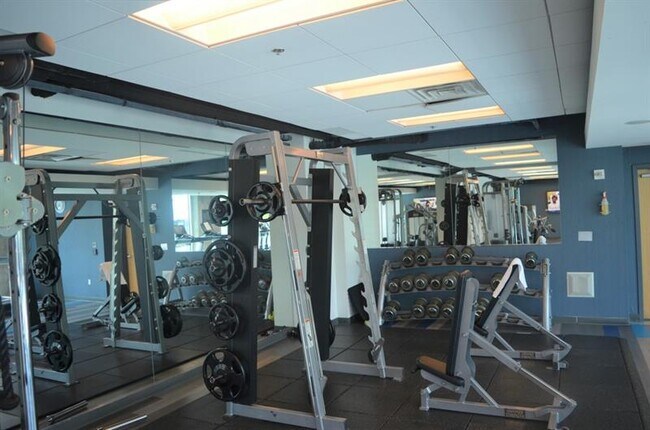 Building Photo - 400 W Peachtree St NW