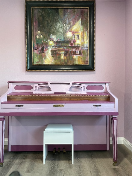 Building Photo - 323 S Sefton Ave