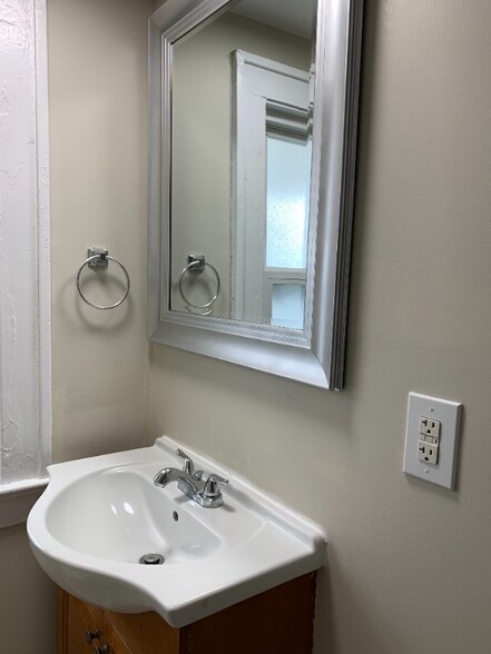 Building Photo - 151 Brookdale Ave