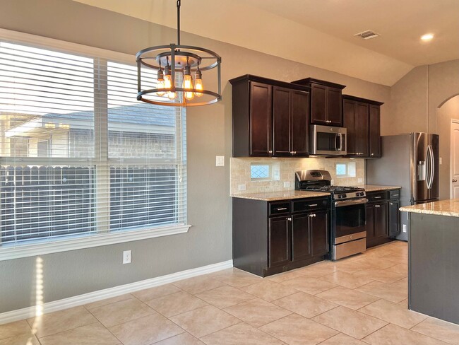 Building Photo - Gorgeous and spacious 4 bed 3.5 bath in Ka...