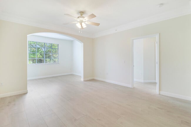 Building Photo - 6305 Myrtlewood Cir W