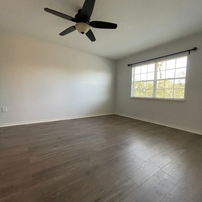 Building Photo - 2B/2.5 Condo in Longwood - Wood floors, great views, large balcony