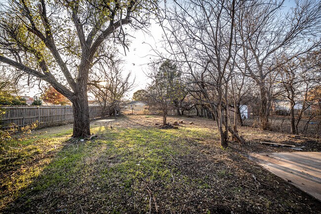 Building Photo - 1414 NW 23rd St