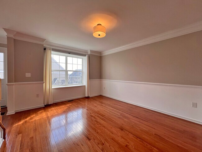 Building Photo - 4170 Bunker Hill Dr N