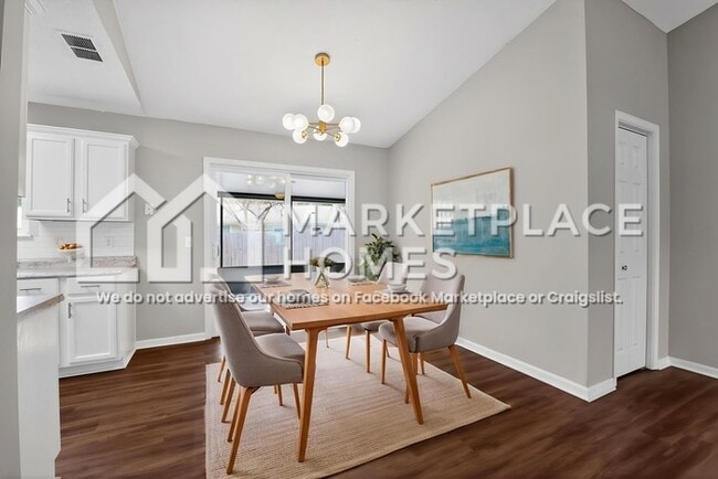 Building Photo - 114 Oak Ct