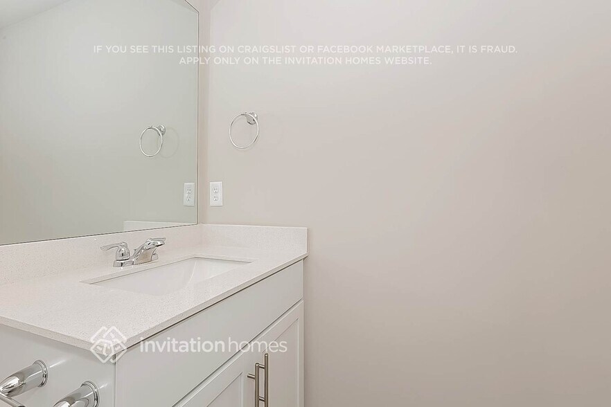 Building Photo - 711 Mickelson Wy