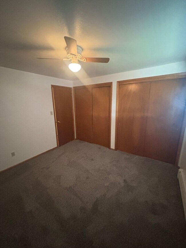 Building Photo - Maple Ave Duplex