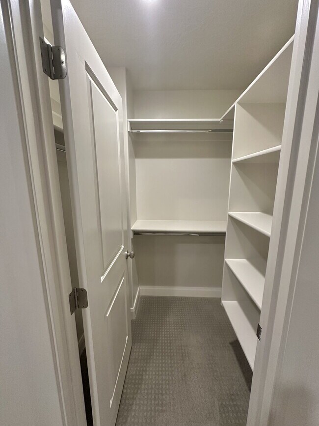 Building Photo - “St. George, Aspen Estates: 5 spacious bed...