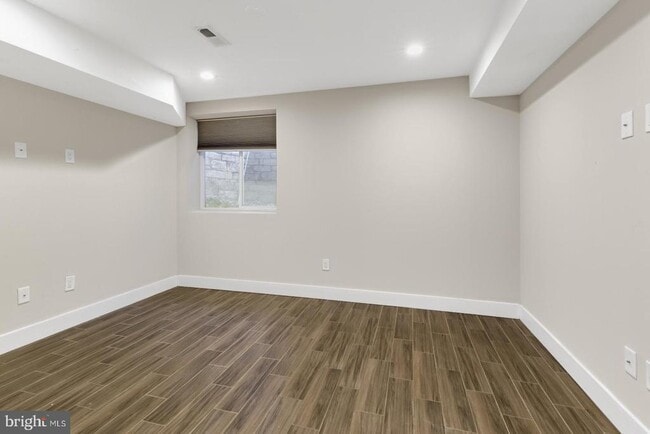 Building Photo - 1250 N 25th St