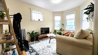 Building Photo - 6 Newton St