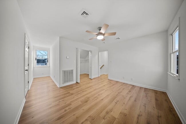 Building Photo - 3 Bedroom 2 Full Bath Home For Rent near Post!