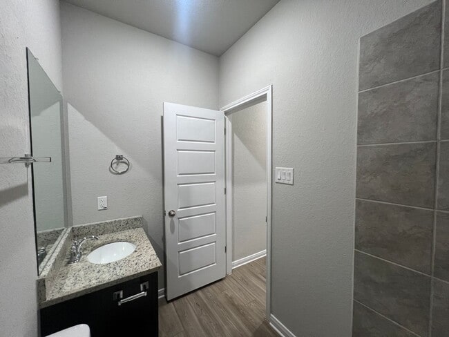 Building Photo - Beautiful 3/2 Single Story Home in Cibolo, TX