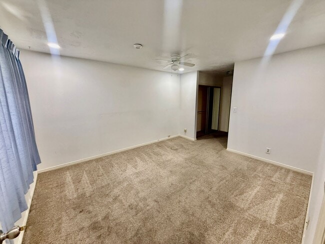 Building Photo - 840 S 400 E