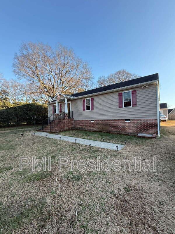 Building Photo - 1041 Greenview Dr