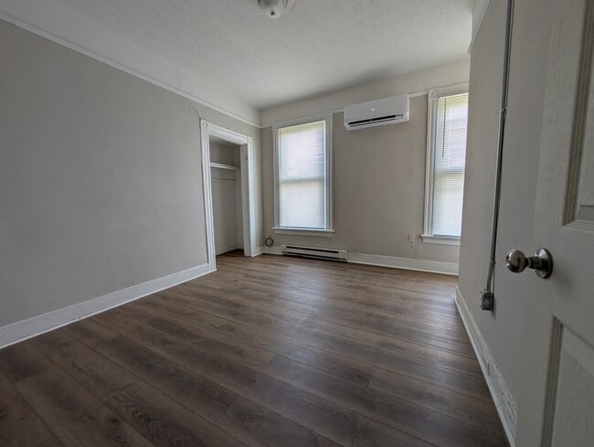 Building Photo - 809 Wise St