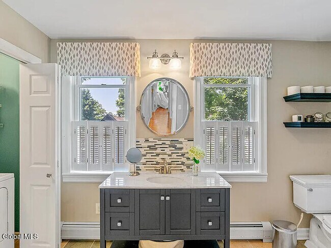 Building Photo - 64 Second St