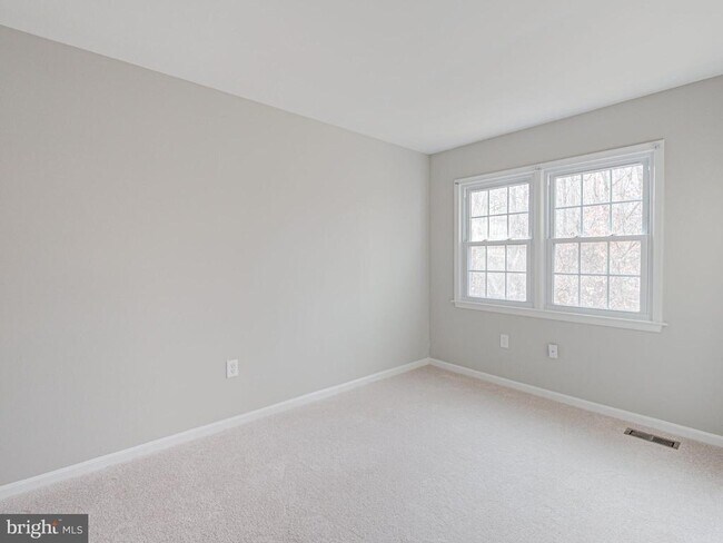 Building Photo - 10332 Mockingbird Pond Ct