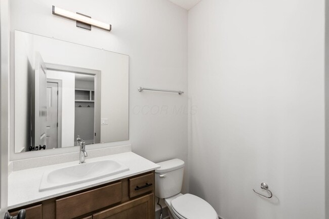 Building Photo - 858 E Starr Ave
