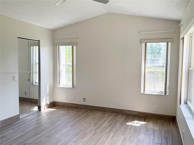 Building Photo - 756 Sand Creek Cir