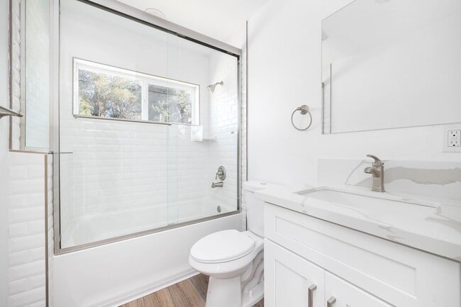 Building Photo - ALMOST NEW 2BD-2BTH HOME!! - Free Application Fees (Terms Apply)
