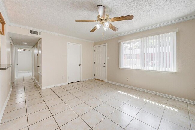 Building Photo - 12028 Mighty Oak Dr