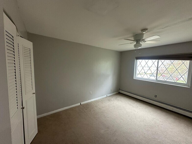 Building Photo - 48 Fernview Ave