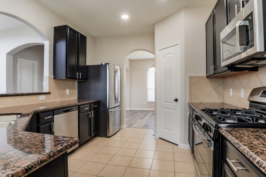 Building Photo - 8343 Broadleaf Ave