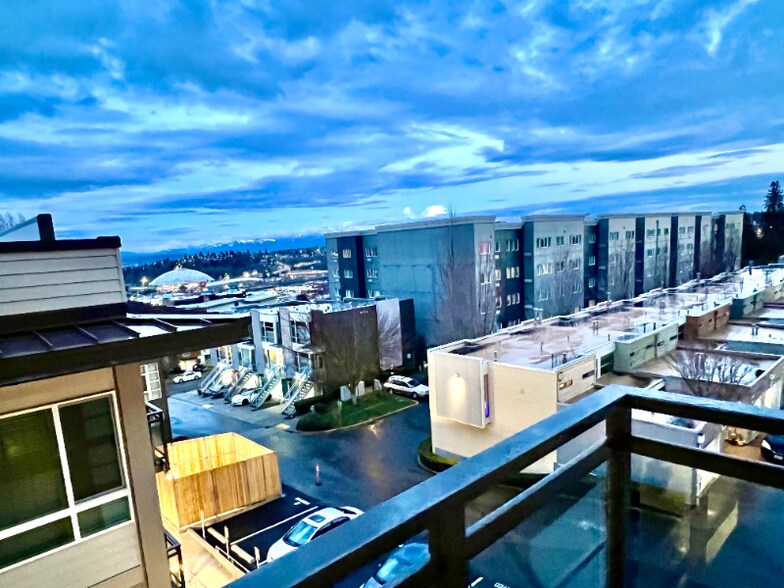 Building Photo - 2330 Yakima Ct