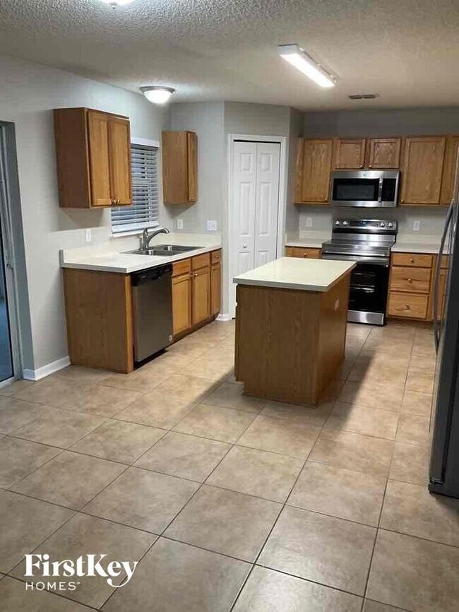 Building Photo - 7094 Shady Pine Ct
