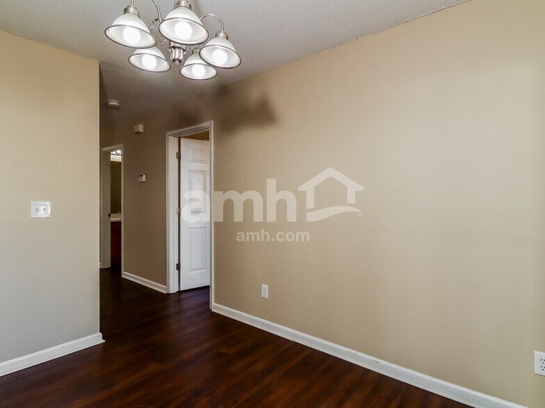 Building Photo - 194 Stoney Xing