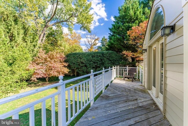 Building Photo - 3867 Chesterbrook Rd