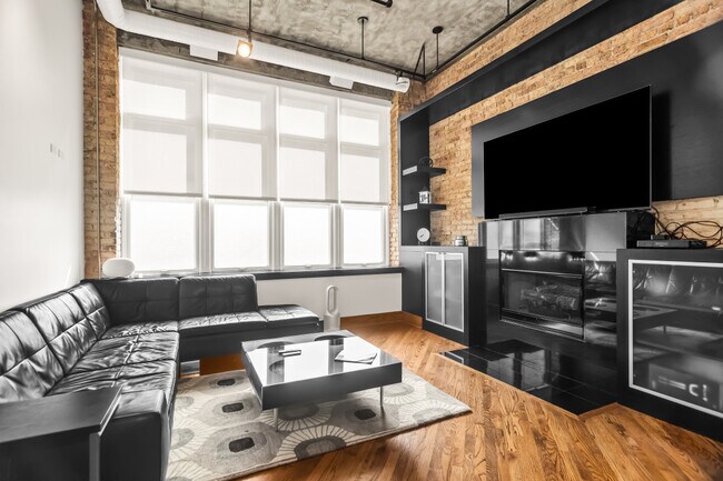 Building Photo - 1830 Ridge Ave