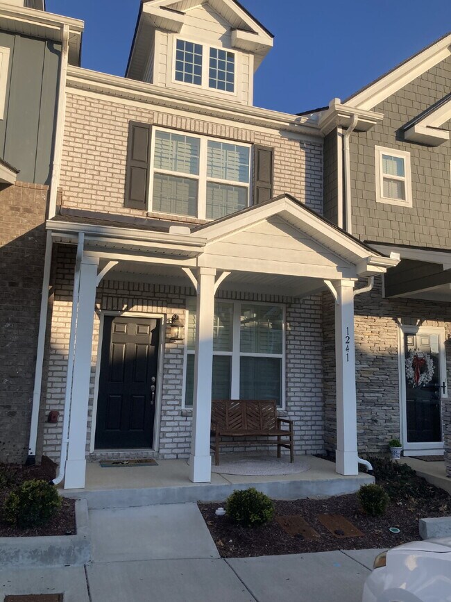 Building Photo - FULLY FURNISHED Home in Hermatige