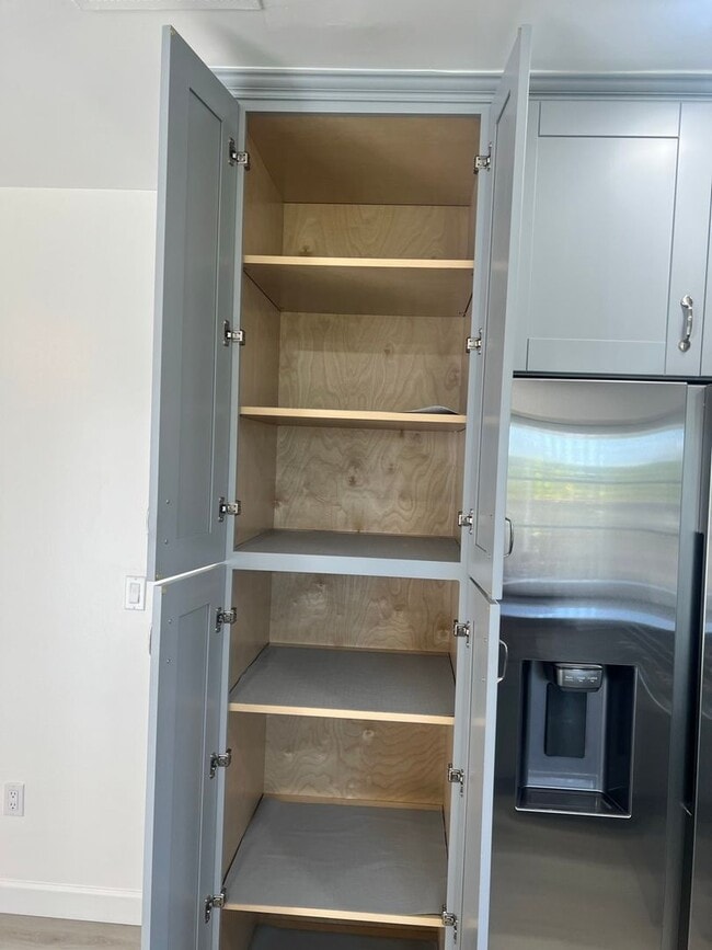 Building Photo - Spacious 2-Story House in Whittier