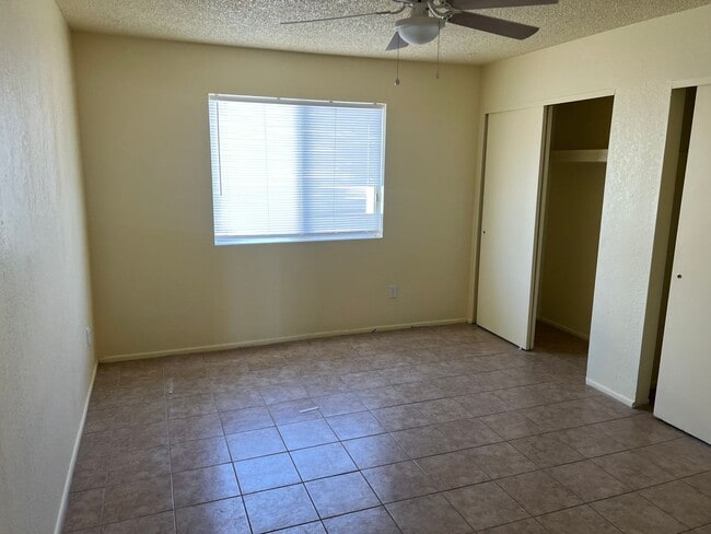 Building Photo - Two Bedroom Townhome Centrally Located in Yuma.