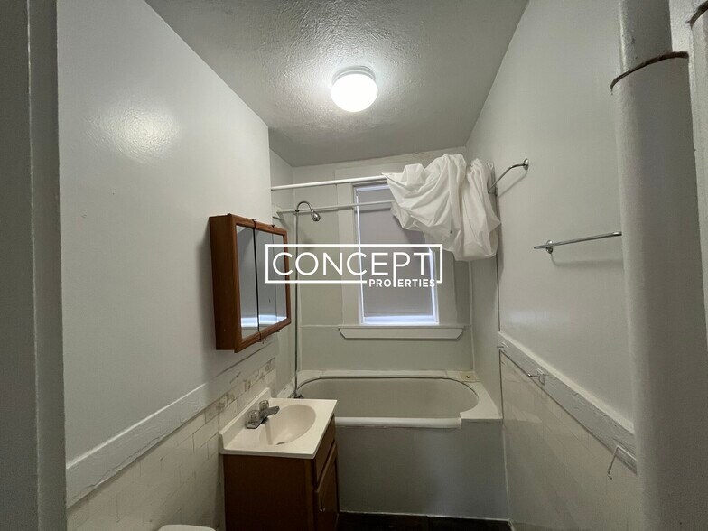 Building Photo - 1179 Boylston St