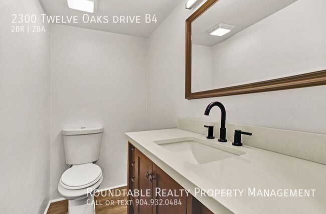 Building Photo - 2300 Twelve Oaks Dr