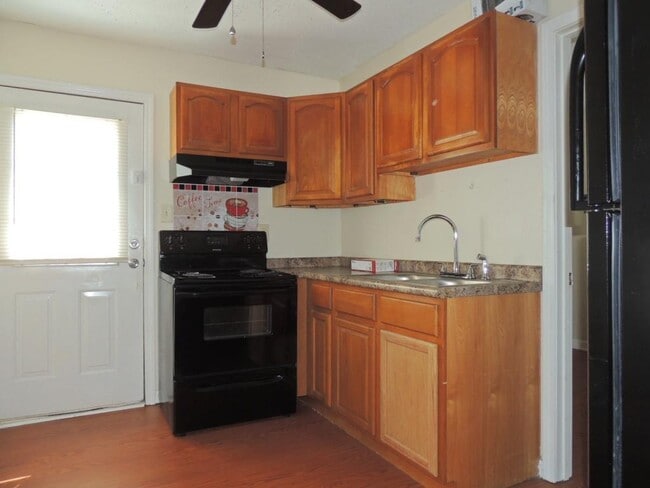 Building Photo - 2884 Blue Ridge Dr