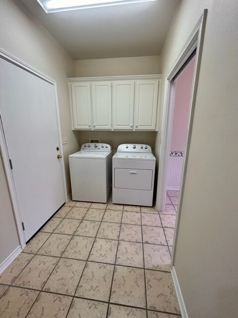 Laundry room with washer and dryer - 806 Torribrooke Ln