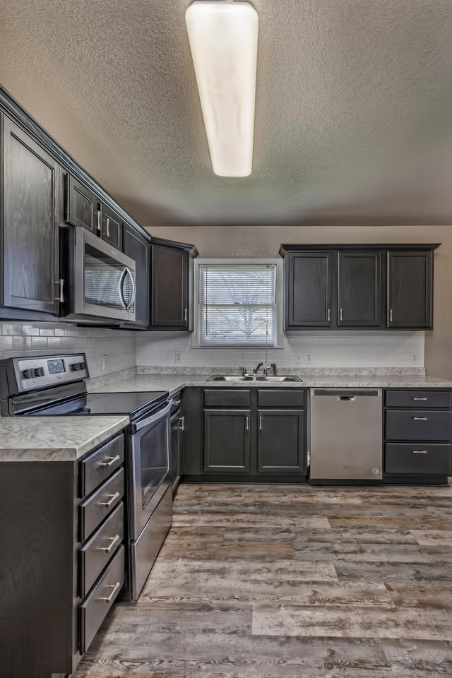 Building Photo - 1910 S 47th St