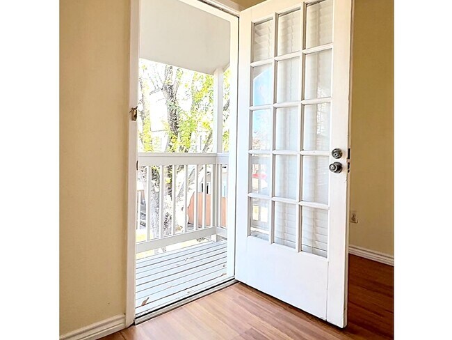 Building Photo - 11710 Southlake Dr