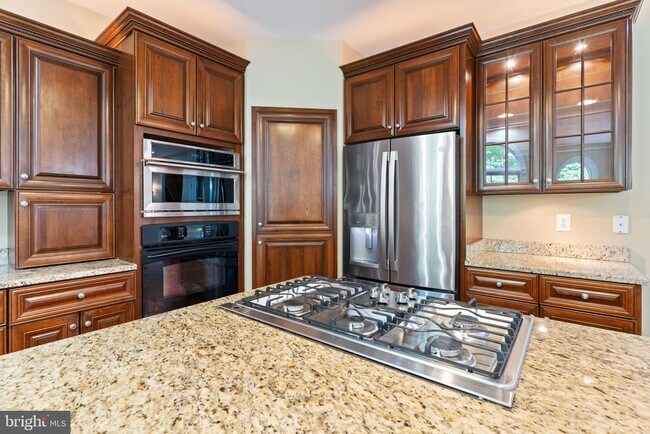 Building Photo - 45105 Mill Creek Way