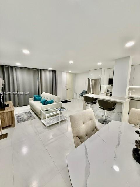 Building Photo - 1100 Alton Rd