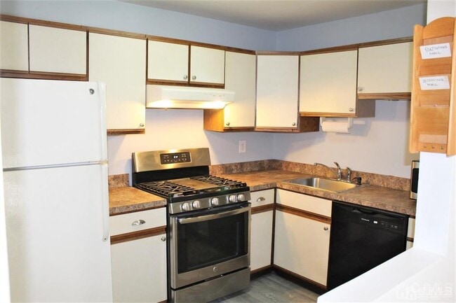 Building Photo - 1003 Woodhaven Dr