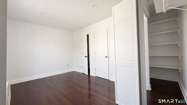 Building Photo - 84 Taylor Ave